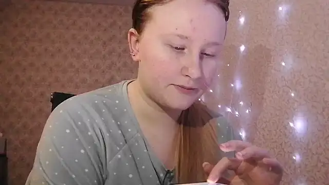 Anika Lipps online show from February 25, 2025, 6:31 pm