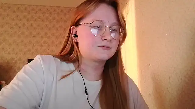 Anika Lipps online show from March 10, 2025, 3:52 pm