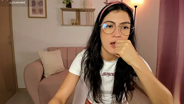 Snapshot of Lilabril chatting on June 26, 2026, 2:54 pm Lilabril online show from June 26, 2026, 2:54 pm