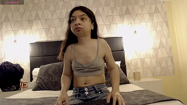 Snapshot of CharlotteMuller chatting on March 20, 2025, 6:20 pm CharlotteMuller online show from March 20, 2025, 6:20 pm