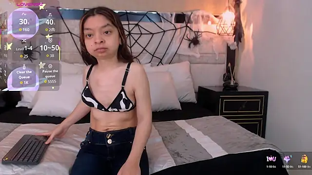 Snapshot of CharlotteMuller chatting on October 10, 2025, 8:30 pm CharlotteMuller online show from October 10, 2025, 8:30 pm