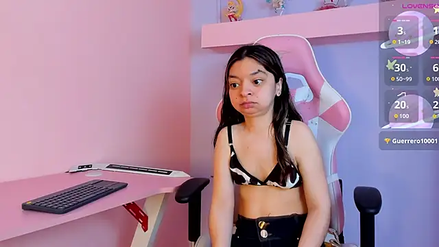 Snapshot of CharlotteMuller chatting on October 17, 2025, 8:11 pm CharlotteMuller online show from October 17, 2025, 8:11 pm