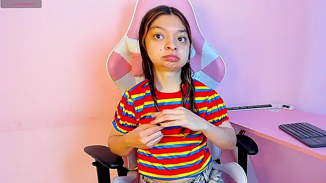 Snapshot of CharlotteMuller chatting on November 1, 2025, 8:44 pm CharlotteMuller online show from November 1, 2025, 8:44 pm