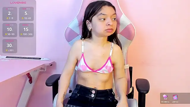 Snapshot of CharlotteMuller chatting on November 22, 2025, 8:30 pm CharlotteMuller online show from November 22, 2025, 8:30 pm