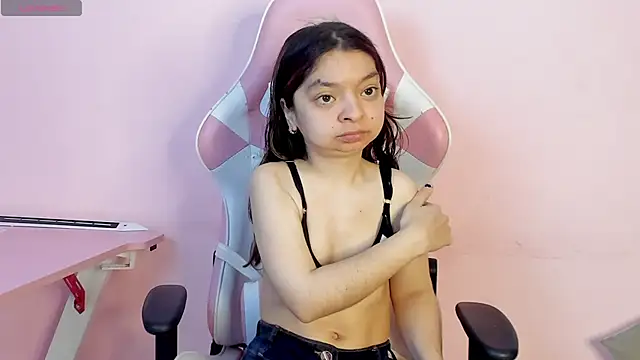 Snapshot of CharlotteMuller chatting on November 26, 2025, 7:59 pm CharlotteMuller online show from November 26, 2025, 7:59 pm