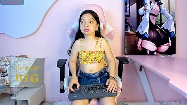 Snapshot of CharlotteMuller chatting on February 7, 2026, 9:07 pm CharlotteMuller online show from February 7, 2026, 9:07 pm