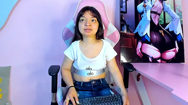 Snapshot of CharlotteMuller chatting on February 10, 2026, 5:28 pm CharlotteMuller online show from February 10, 2026, 5:28 pm