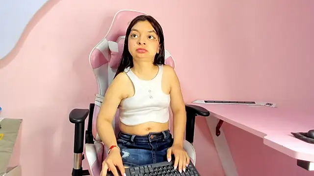 Snapshot of CharlotteMuller chatting on February 21, 2026, 7:37 pm CharlotteMuller online show from February 21, 2026, 7:37 pm