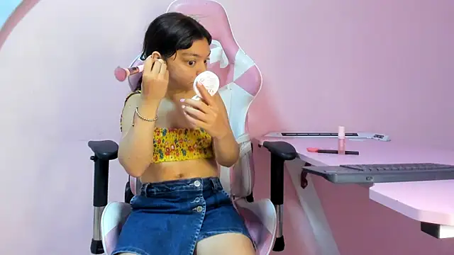 Snapshot of CharlotteMuller chatting on February 22, 2026, 1:53 pm CharlotteMuller online show from February 22, 2026, 1:53 pm