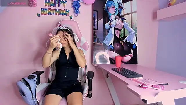 Snapshot of CharlotteMuller chatting on March 10, 2026, 9:09 pm CharlotteMuller online show from March 10, 2026, 9:09 pm