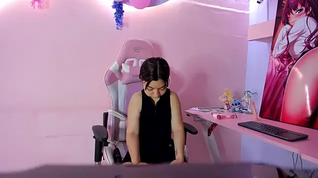 Snapshot of CharlotteMuller chatting on March 22, 2026, 2:42 pm CharlotteMuller online show from March 22, 2026, 2:42 pm