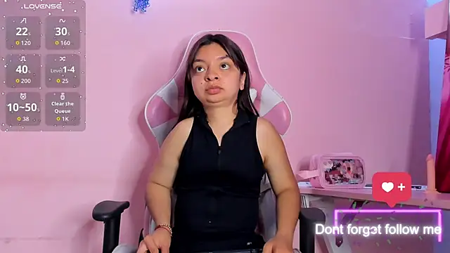 Snapshot of CharlotteMuller chatting on March 28, 2026, 8:08 pm CharlotteMuller online show from March 28, 2026, 8:08 pm