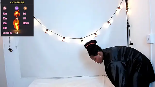 chanel brunette online show from December 29, 2024, 2:49 am