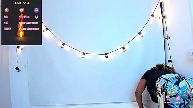 chanel brunette online show from January 2, 2025, 6:01 pm