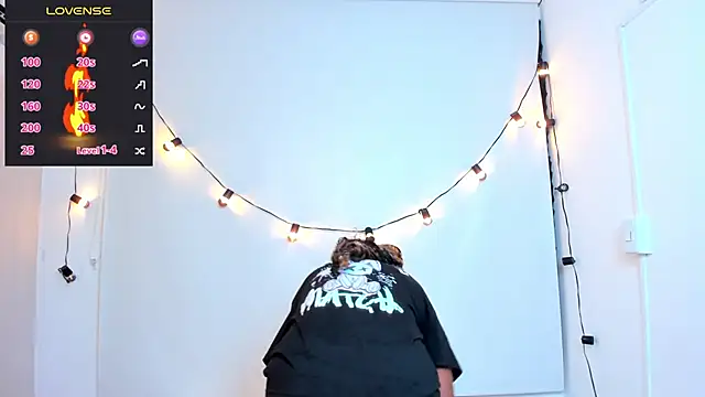 chanel brunette online show from January 6, 2025, 5:27 pm