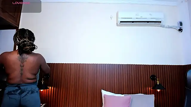 chanel brunette online show from February 17, 2025, 5:53 pm