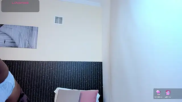 chanel brunette online show from March 10, 2025, 6:12 pm