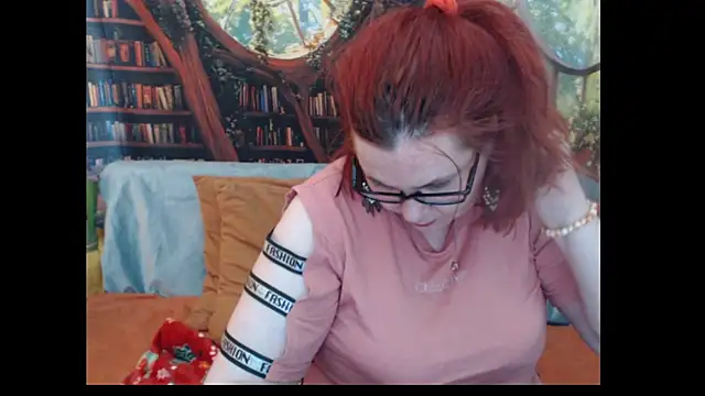 Snapshot of PlayfullMature chatting on June 16, 2026, 11:57 am PlayfullMature online show from June 16, 2026, 11:57 am