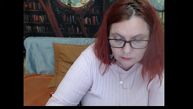 Snapshot of PlayfullMature chatting on June 17, 2026, 12:02 am PlayfullMature online show from June 17, 2026, 12:02 am