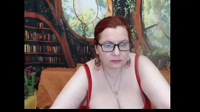 Snapshot of PlayfullMature chatting on June 25, 2026, 6:01 pm PlayfullMature online show from June 25, 2026, 6:01 pm