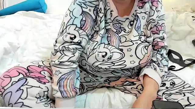 Snapshot of IsraeliMilf chatting on February 10, 2025, 6:24 pm IsraeliMilf online show from February 10, 2025, 6:24 pm