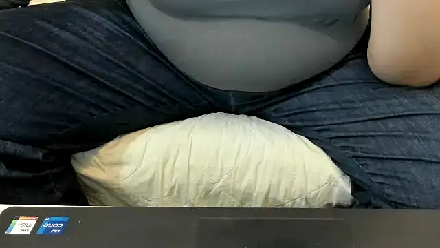 Snapshot of IsraeliMilf chatting on March 3, 2025, 2:37 pm IsraeliMilf online show from March 3, 2025, 2:37 pm