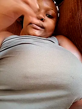 queennapal online show from March 13, 2026, 12:34 pm