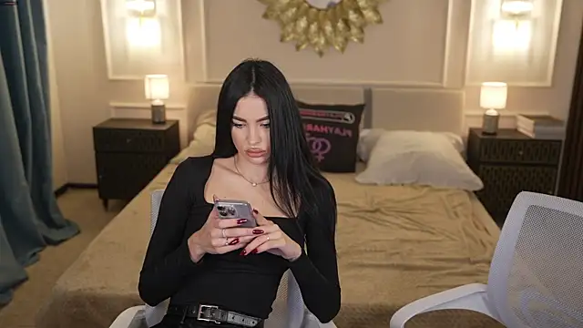 Tina Breeze online show from October 29, 2025, 8:05 am