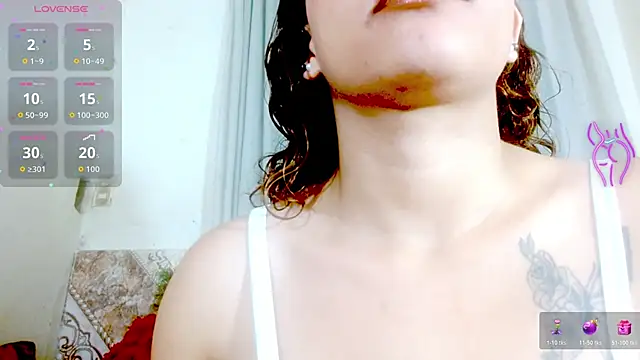 Snapshot of Eva_Hoot chatting on February 24, 2026, 1:31 pm Eva Hoot online show from February 24, 2026, 1:31 pm