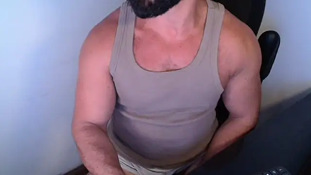 Snapshot of TopDaddy23 chatting on July 14, 2026, 12:02 am TopDaddy23 online show from July 14, 2026, 12:02 am