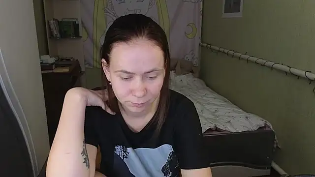 Snapshot of Riley_Roo chatting on October 3, 2025, 9:28 am Riley Roo online show from October 3, 2025, 9:28 am