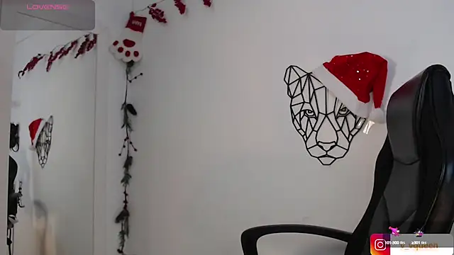 Violet-Queen online show from December 15, 2024, 7:10 pm