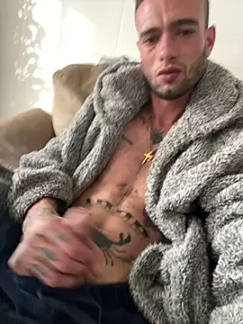 Snapshot of davorm chatting on December 22, 2024, 12:27 pm davorm online show from December 22, 2024, 12:27 pm