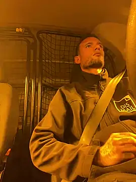 Snapshot of davorm chatting on March 6, 2025, 10:41 am davorm online show from March 6, 2025, 10:41 am