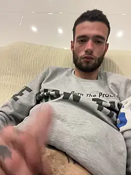 Snapshot of davorm chatting on March 21, 2025, 8:40 pm davorm online show from March 21, 2025, 8:40 pm