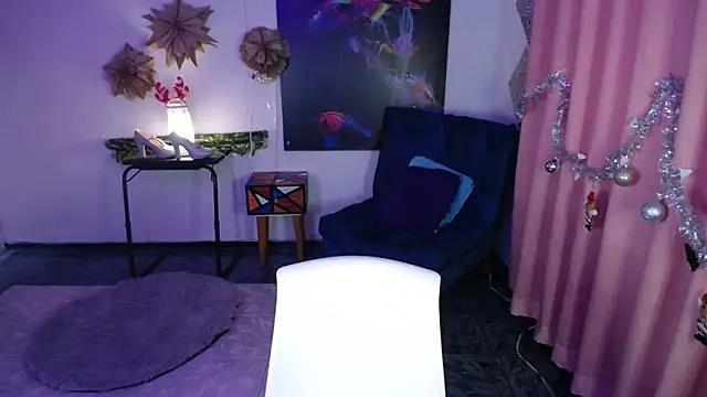 IsaBaileys  online show from December 6, 2024, 7:01 pm