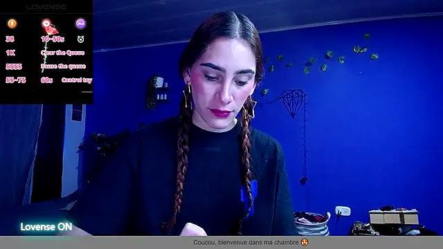 IsaBaileys  online show from September 29, 2025, 9:19 pm