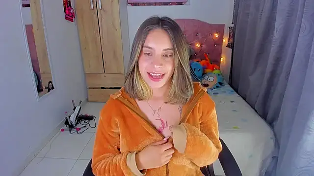 saralolo420 online show from January 9, 2025, 1:18 am