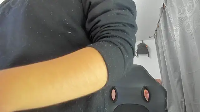 saralolo420 online show from January 14, 2025, 2:19 am