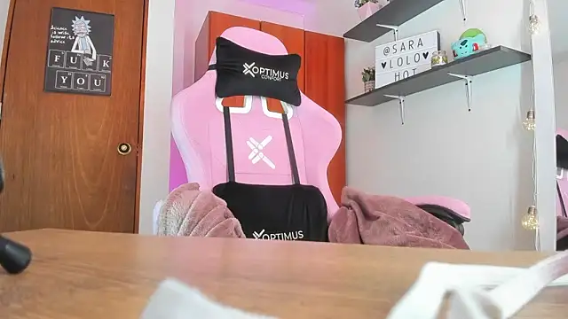 saralolo420 online show from February 11, 2025, 9:14 pm