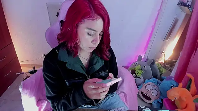 saralolo420 online show from April 17, 2026, 11:41 pm