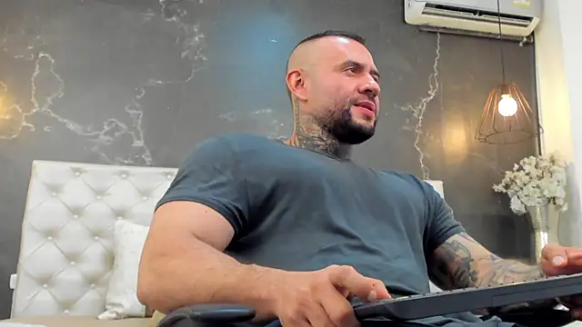 BruceDallas online show from December 2, 2024, 12:09 am