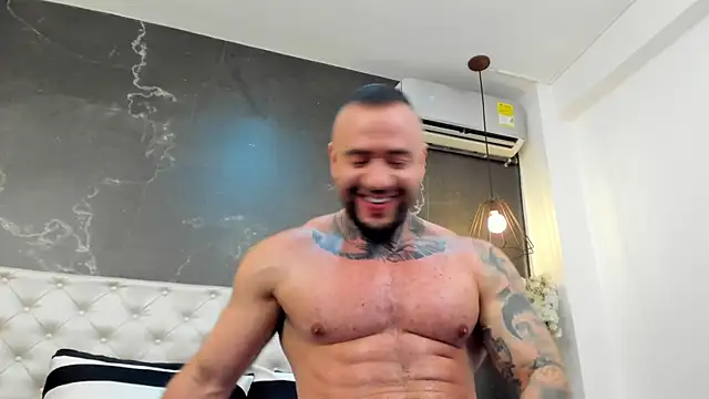 BruceDallas online show from December 4, 2024, 12:52 am