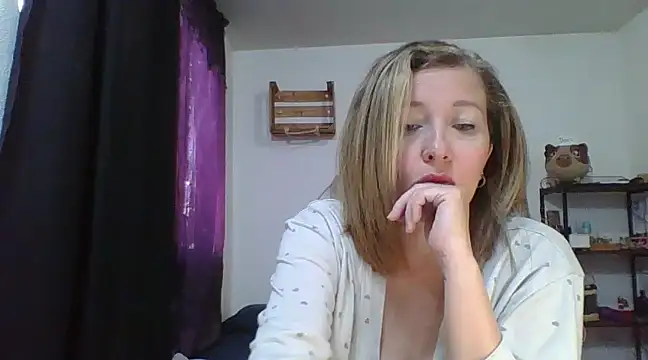 charlott ponce online show from January 28, 2025, 5:46 pm