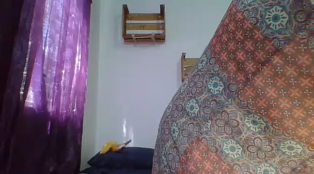 charlott ponce online show from February 5, 2025, 7:10 pm