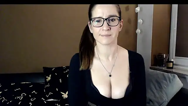 KayaRose online show from December 1, 2024, 9:15 pm