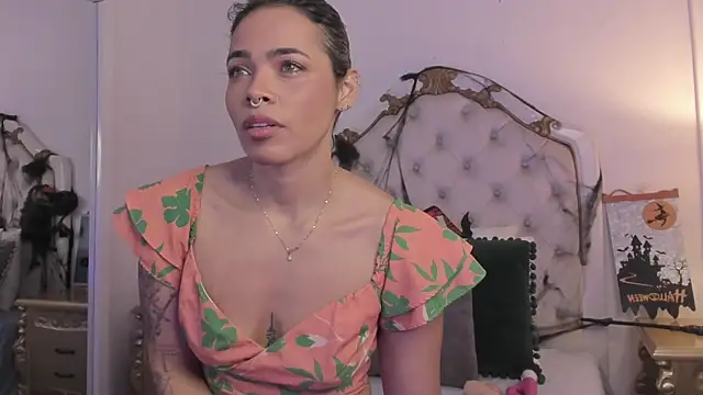 Snapshot of lexa_25_ chatting on October 30, 2025, 12:28 pm lexa 25 online show from October 30, 2025, 12:28 pm