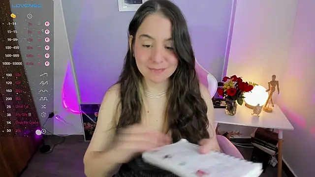 Snapshot of Tamara_m_ chatting on May 10, 2026, 6:35 pm Tamara m online show from May 10, 2026, 6:35 pm