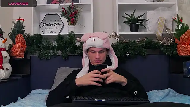 CalvinCay online show from December 11, 2024, 8:18 pm