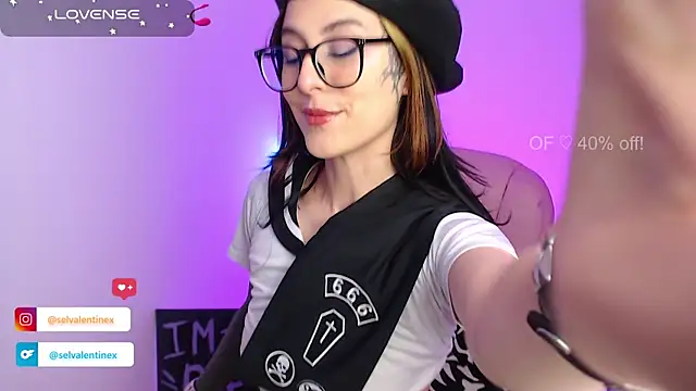 selvalentinex online show from September 27, 2025, 2:27 am